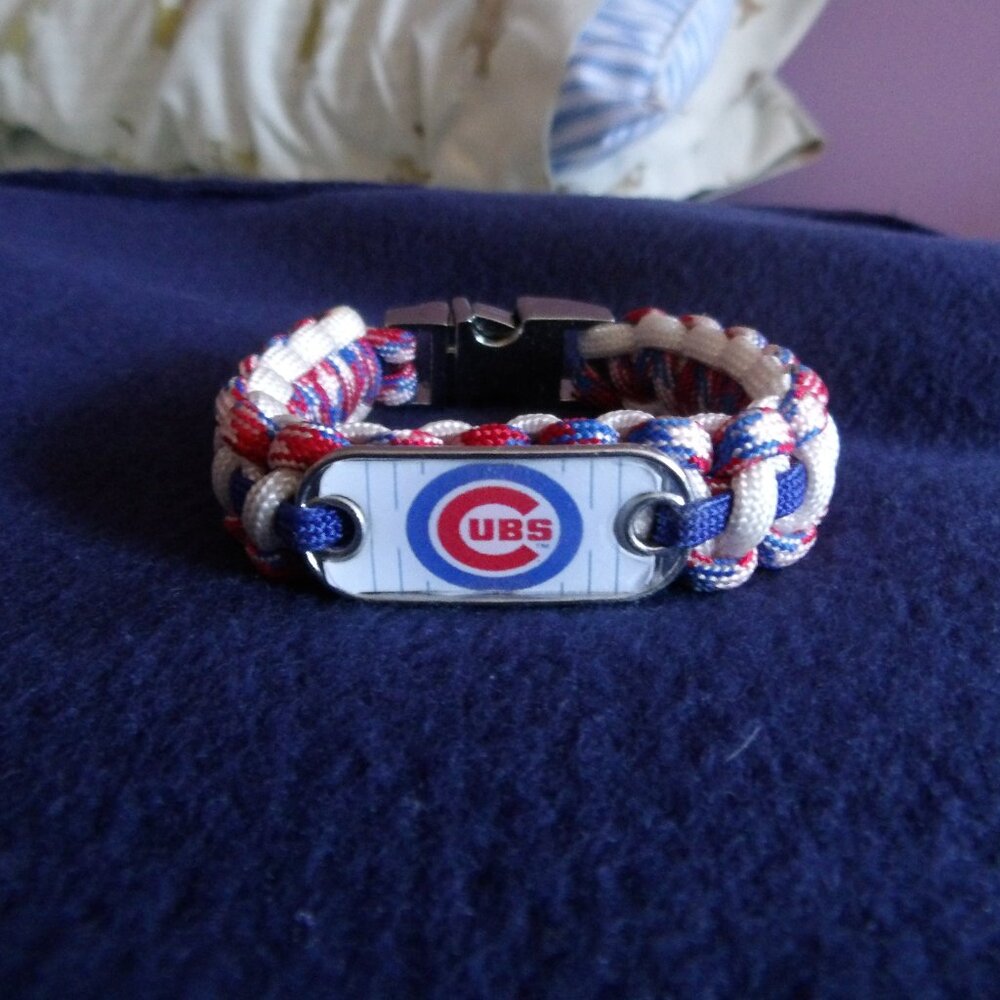 Chicago Cubs 7.5" Paracord Bracelet w/MLB Dog Tag and Metal Buckle AWESOME!!!
